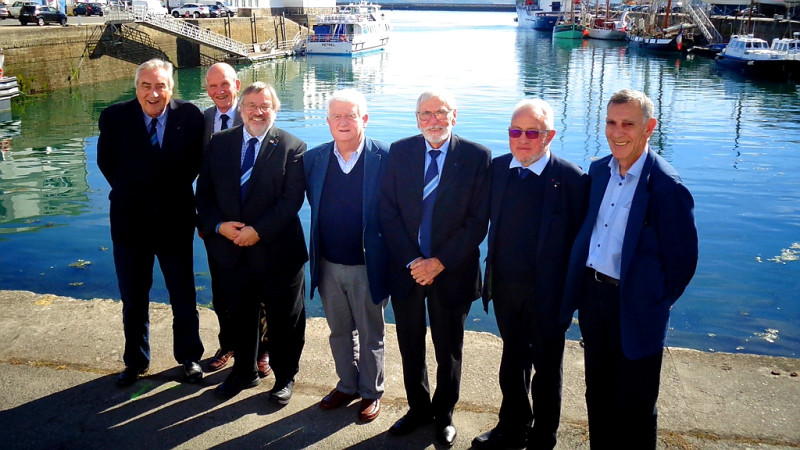 DR : Visite de Thierry Chopin dans le Finistère au port de commerce à Brest avec quelques collègues de la section 29 de la fédération du Mérite Maritime.